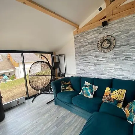 Renove Au Bord Du St Point 木屋 Montperreux